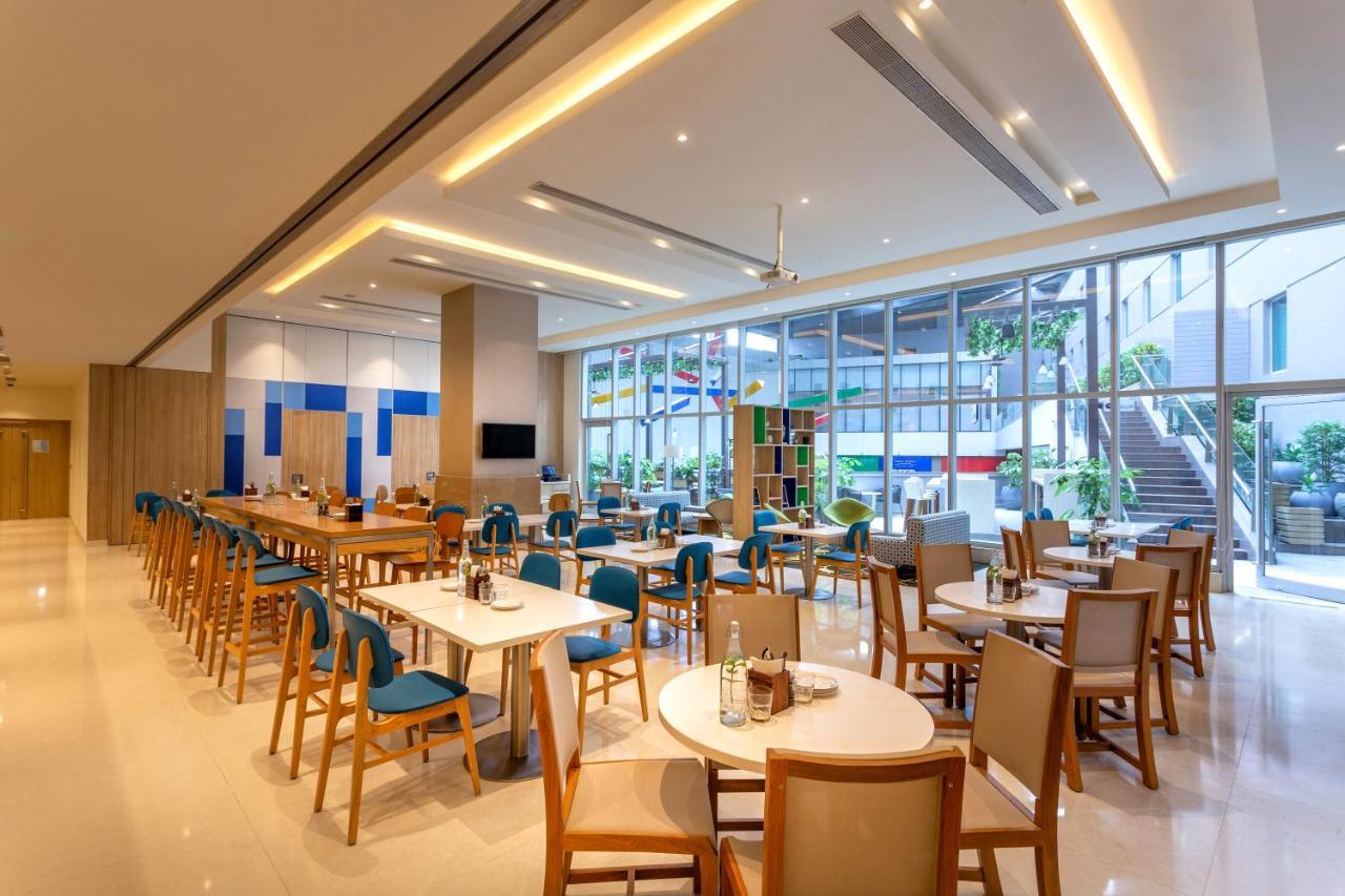班加罗尔老马德拉斯路智选假日套房酒店 Hoskote 外观 照片